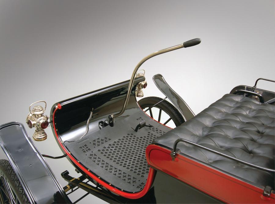  Oldsmobile Model R Curved Dash Runabout 1902 года  (фото 10 из 11)